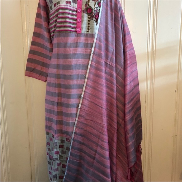 Readymade salwar kameez - Picture 1 of 8